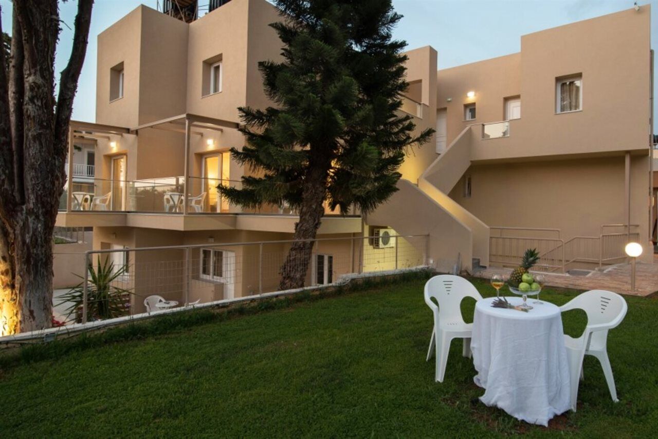 Blue Sky Apartments Малія Екстер'єр фото