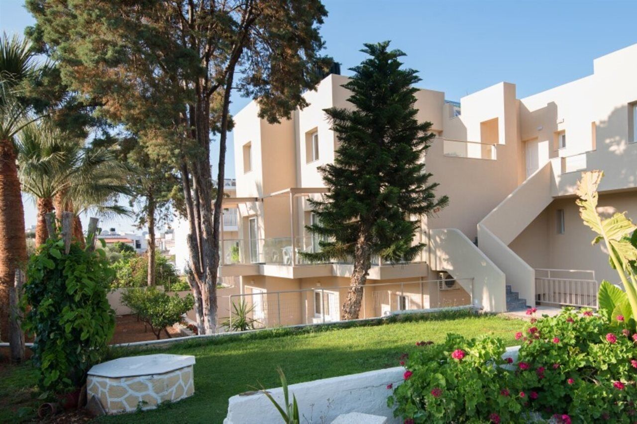 Blue Sky Apartments Малія Екстер'єр фото